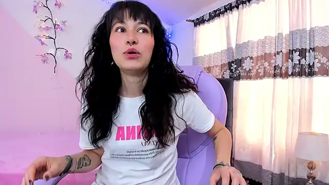 Camcrush   online show from October 23, 2025, 3:00 pm