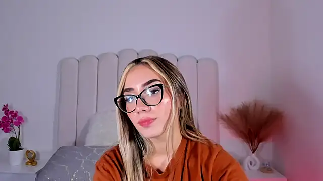 Sarajonnes online show from February 11, 2025, 7:59 pm