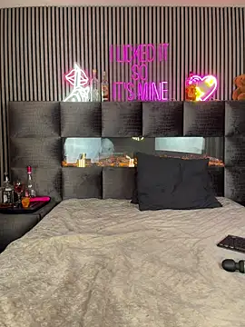 MilaMaaay online show from March 27, 2026, 6:07 pm