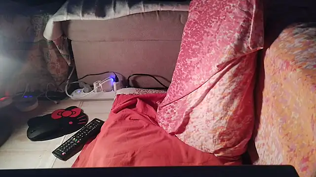 VeneRed online show from March 2, 2025, 12:42 am