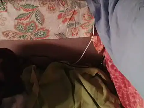 VeneRed online show from March 21, 2025, 10:06 pm