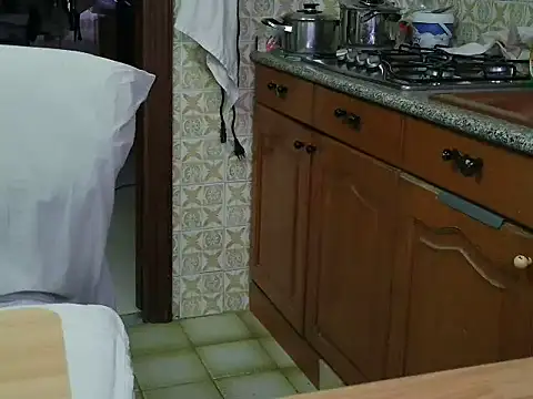 VeneRed online show from October 5, 2025, 9:29 am