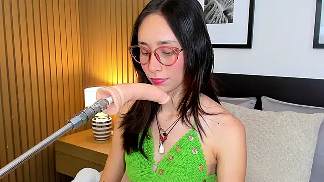 doll bella  online show from March 11, 2026, 7:53 pm