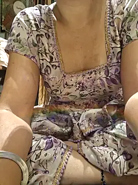 Melody Shyla online show from November 21, 2025, 11:03 pm