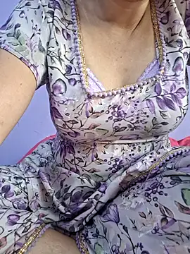 Melody Shyla online show from December 3, 2025, 2:41 am