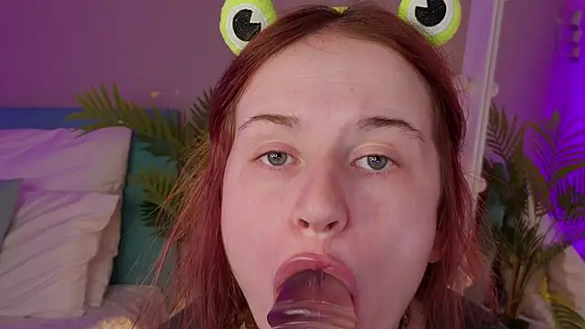 L1ittle kitty  online show from March 31, 2026, 4:35 am