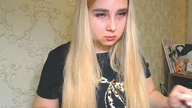 DolphinDreams online show from April 17, 2026, 3:37 pm