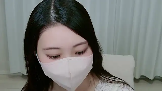 yuki room online show from November 27, 2025, 1:02 pm