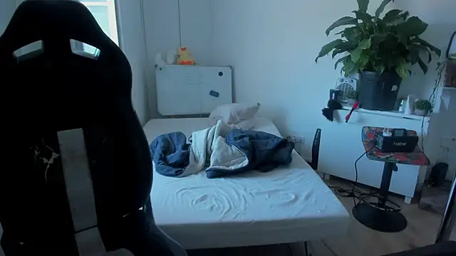 CeriseLapine online show from September 18, 2025, 9:55 am