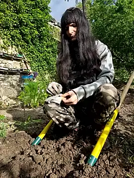 CeriseLapine online show from April 20, 2026, 7:00 am