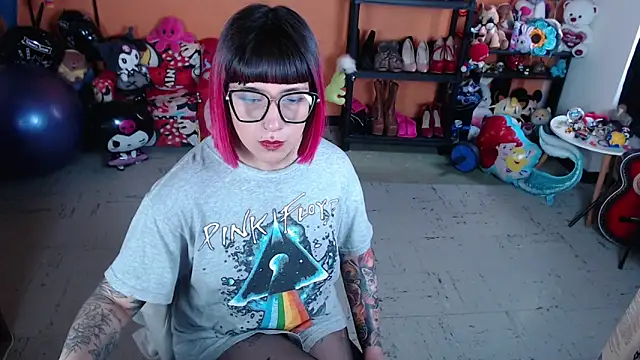 MissMiia2 online show from October 24, 2025, 2:57 pm