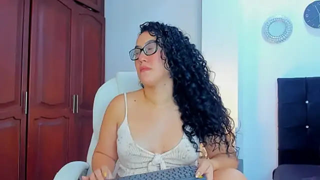 kathyajhonss online show from February 18, 2025, 10:58 pm