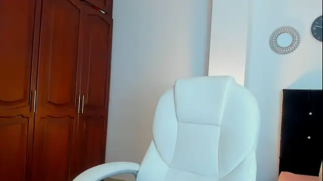 kathyajhonss online show from October 11, 2025, 10:19 pm