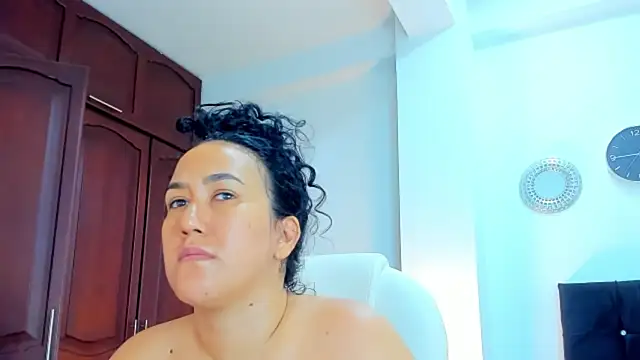 kathyajhonss online show from April 20, 2026, 9:49 pm