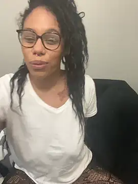 Snapshot of Princess_Desirae chatting on June 7, 2026, 10:52 am Princess Desirae online show from June 7, 2026, 10:52 am