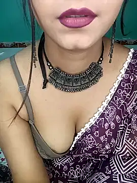 Diamond queeen online show from December 1, 2024, 9:59 pm