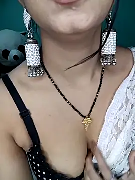 Diamond queeen online show from February 16, 2025, 12:21 pm