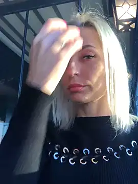 Diamond Bunny  online show from February 8, 2025, 2:38 pm