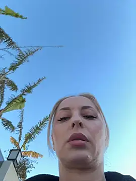 Diamond Bunny  online show from March 9, 2026, 3:38 pm