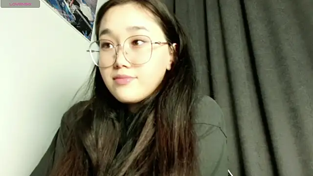 Jennatyan online show from March 5, 2025, 1:39 pm