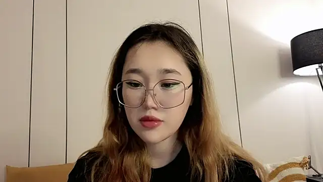 Jennatyan online show from April 21, 2026, 4:41 am