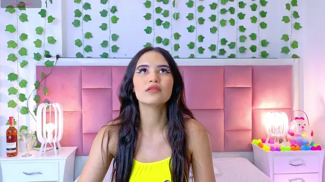 kaily sweet1 online show from April 24, 2026, 11:12 am