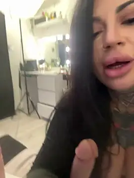 krysstal003 online show from January 5, 2025, 1:35 am