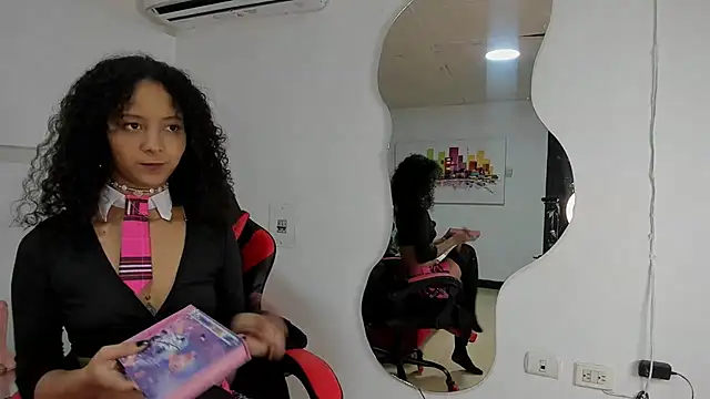 Milanxht online show from March 9, 2025, 9:14 pm