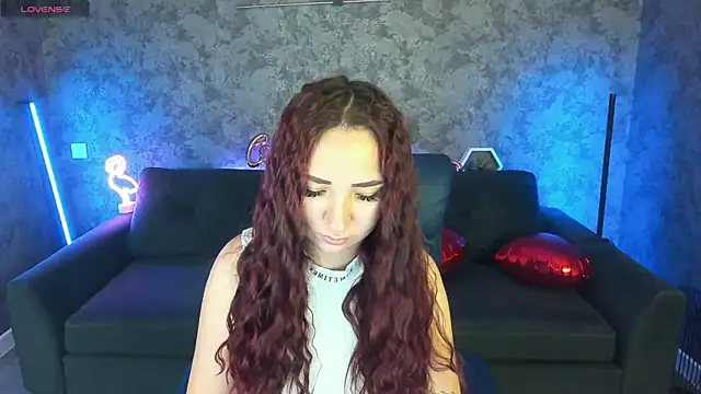 ElysLunar online show from February 16, 2026, 6:42 am