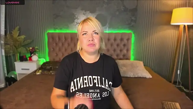 CurlyDreams online show from September 24, 2025, 11:57 am