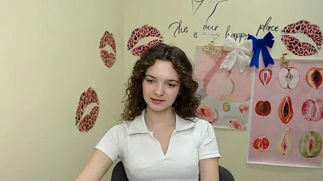  SusieSu  online show from December 23, 2024, 4:17 pm