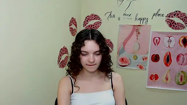  SusieSu  online show from February 11, 2025, 4:24 pm