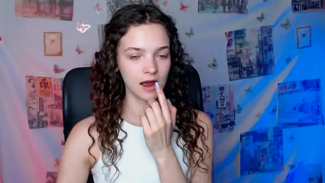  SusieSu  online show from June 8, 2026, 6:08 pm