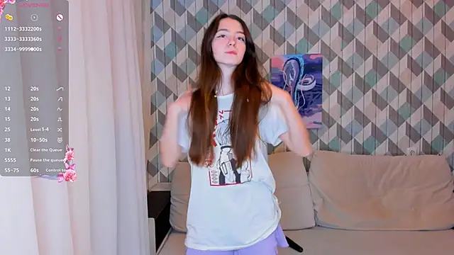 EvaBradley online show from December 5, 2024, 4:12 pm