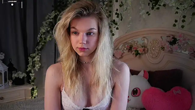 EdlinAlliston online show from November 3, 2025, 2:18 pm