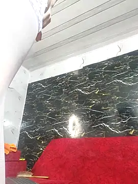 crislingery dolli online show from March 21, 2025, 2:29 pm