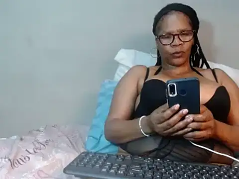 BustyMelonssXXXX online show from February 13, 2025, 7:52 pm