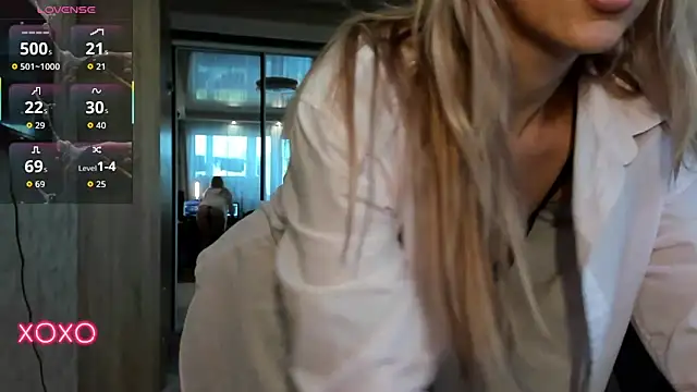 lady Nati online show from September 15, 2025, 1:55 pm