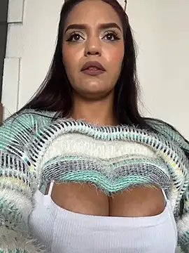 Snapshot of Sara-77 chatting on July 3, 2026, 4:24 pm Sara-77 online show from July 3, 2026, 4:24 pm