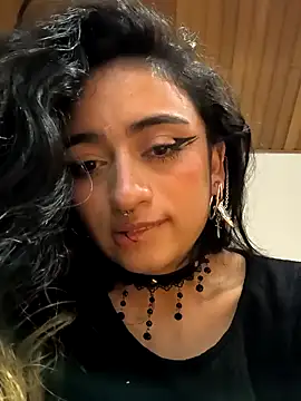 Lila Desiree online show from December 18, 2024, 6:32 am