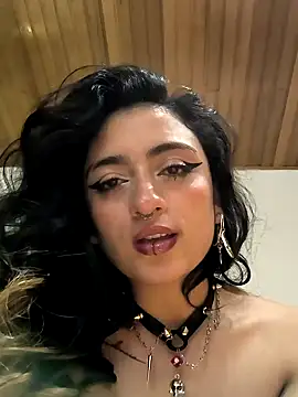 Lila Desiree online show from December 19, 2024, 8:02 am