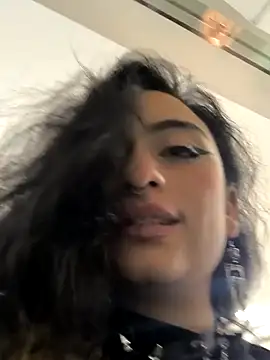 Lila Desiree online show from January 5, 2025, 1:35 am