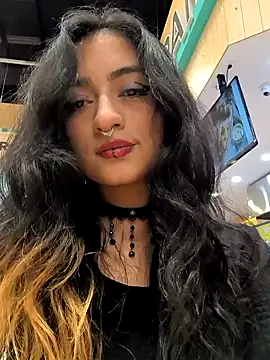 Lila Desiree online show from January 28, 2025, 1:50 am