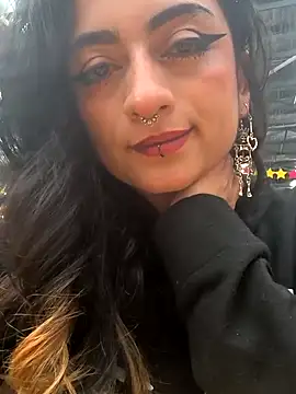 Lila Desiree online show from March 7, 2025, 5:28 pm