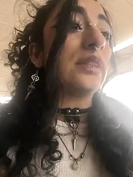 Lila Desiree online show from December 4, 2025, 8:39 pm