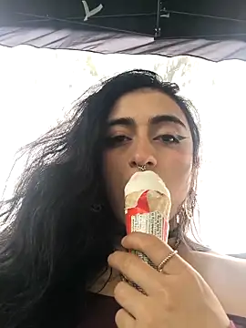 Lila Desiree online show from February 4, 2026, 7:42 pm