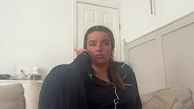 maisiesmithx online show from September 29, 2025, 11:37 am