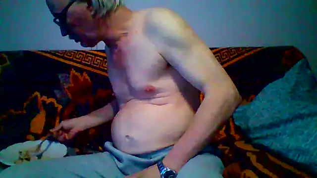 loverboyxxx69 online show from April 21, 2026, 8:12 pm