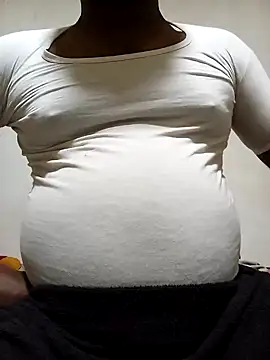 Snapshot of Nogeris20 chatting on February 4, 2025, 1:56 am Nogeris20 online show from February 4, 2025, 1:56 am