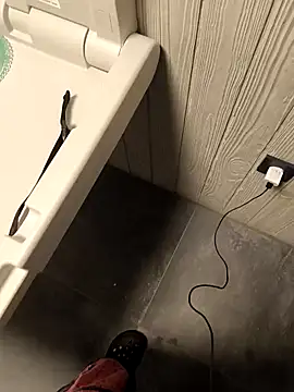 DrownMentallyyy online show from January 8, 2025, 2:46 am